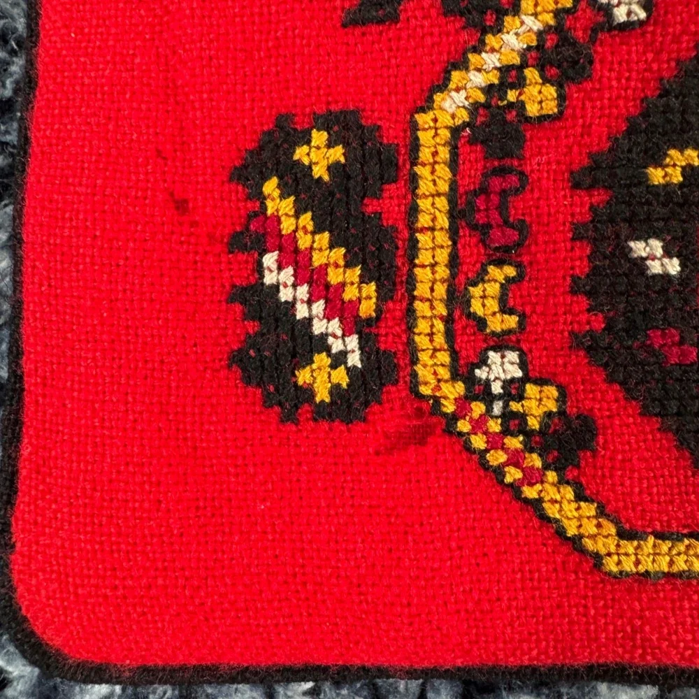 Vintage Red Needlepoint Heraldic Crest Evening Bag Gold Chain Kiss Lock Clutch